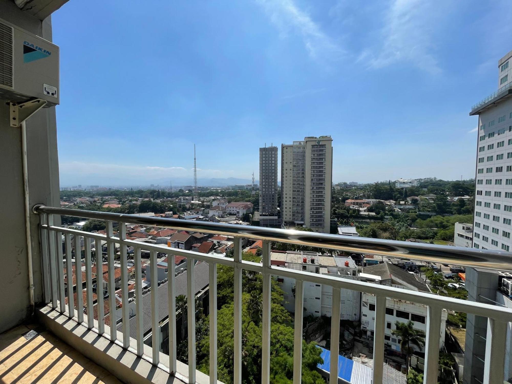 Apartemen Superior At Galeri Ciumbuleuit 1st Tower With View *